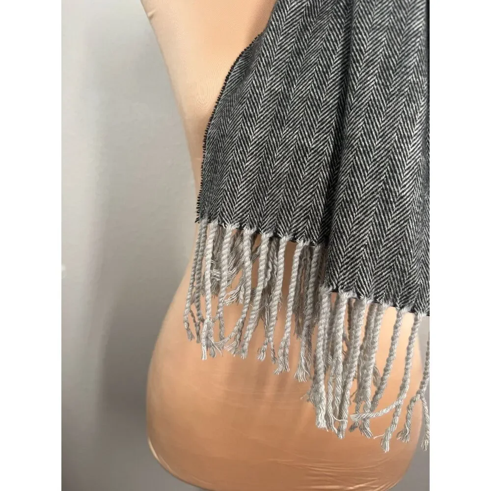 Made in Scotland 100% Cashmere Scarf OS Black Gray Fringe Quiet Luxury